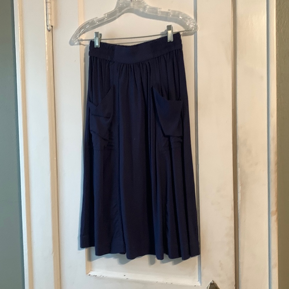 Navy blue skirt midi with pockets